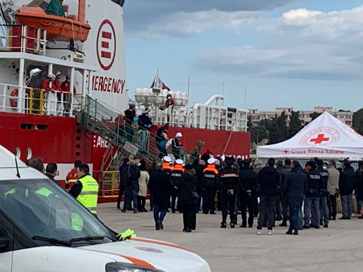 Migranti, Salvini: “Siamo sotto attacco della malavita. L’Ue deve svegliarsi” Migranti, Salvini: “Siamo sotto attacco della malavita. L’Ue deve svegliarsi”