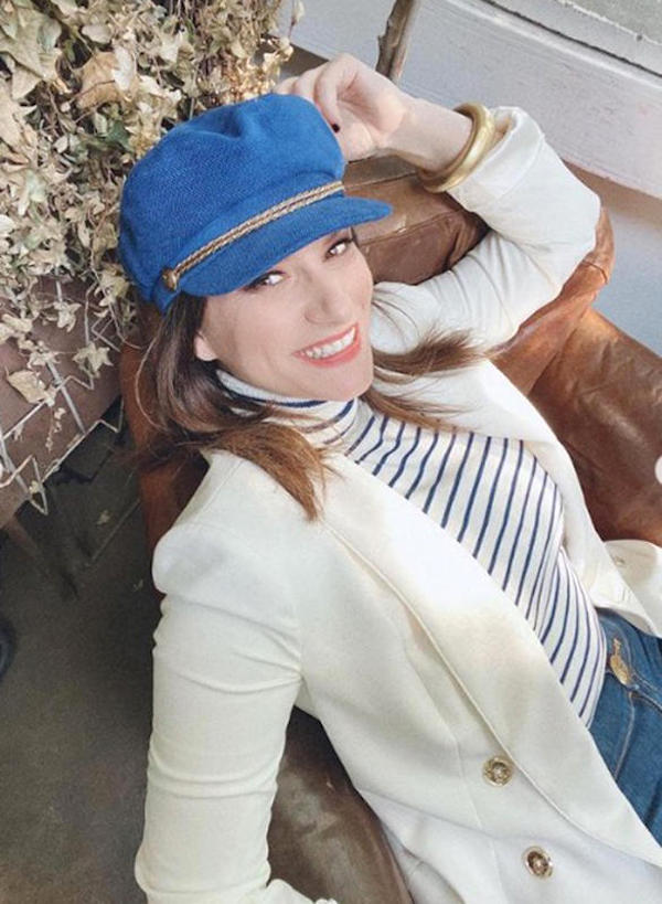 Laura Pausini sbotta e lascia i fan senza parole: “Cantano cani e porci” Laura Pausini sbotta e lascia i fan senza parole: “Cantano cani e porci”