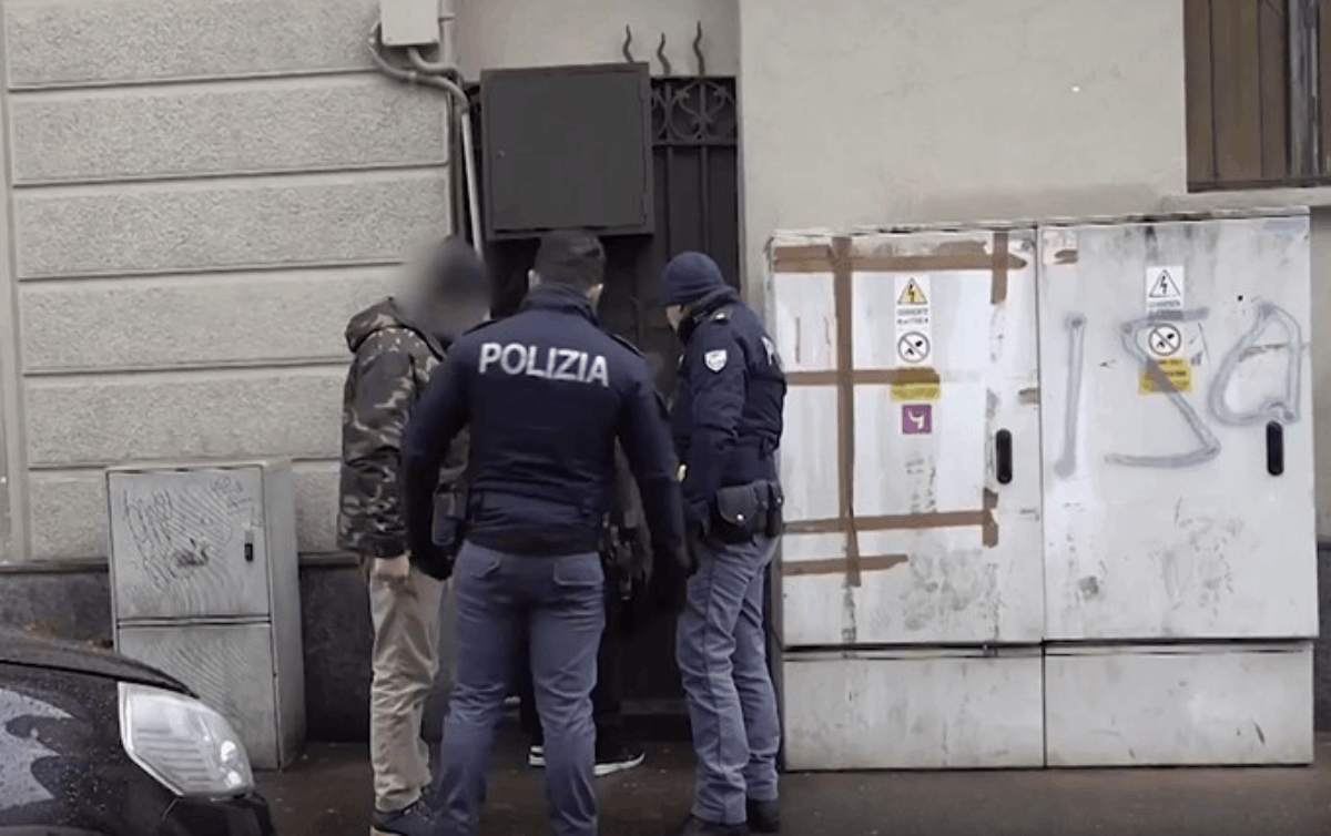 Torino, sgominata la mafia nigeriana: azzerati i vertici. In 16 in manette Torino, sgominata la mafia nigeriana: azzerati i vertici. In 16 in manette