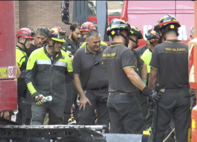 Appartamento in fiamme, trovato corpo carbonizzato