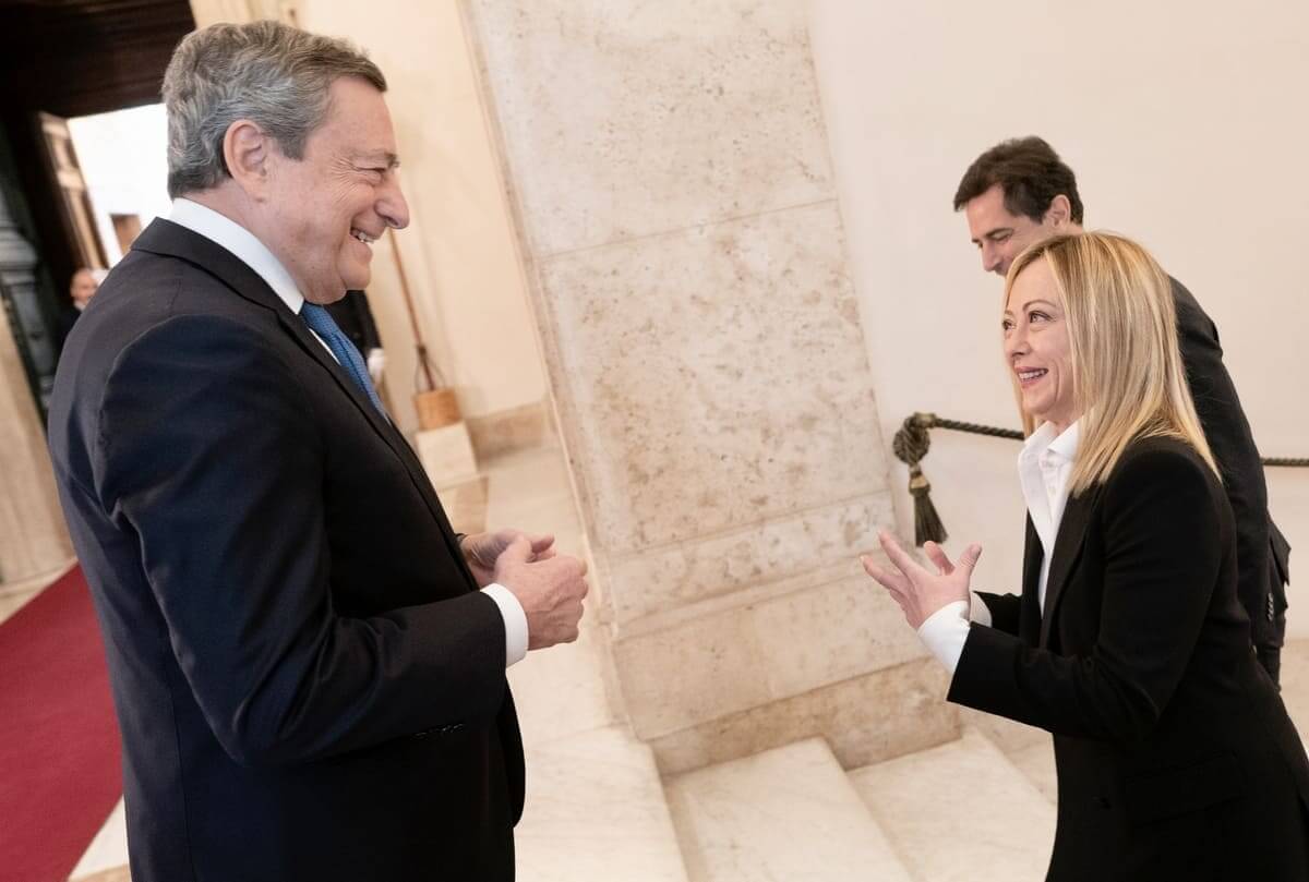 Pnrr, ira di Draghi per lo scaricabarile. Meloni chiama: “Non ce l’ho con te” Pnrr, ira di Draghi per lo scaricabarile. Meloni chiama: “Non ce l’ho con te”