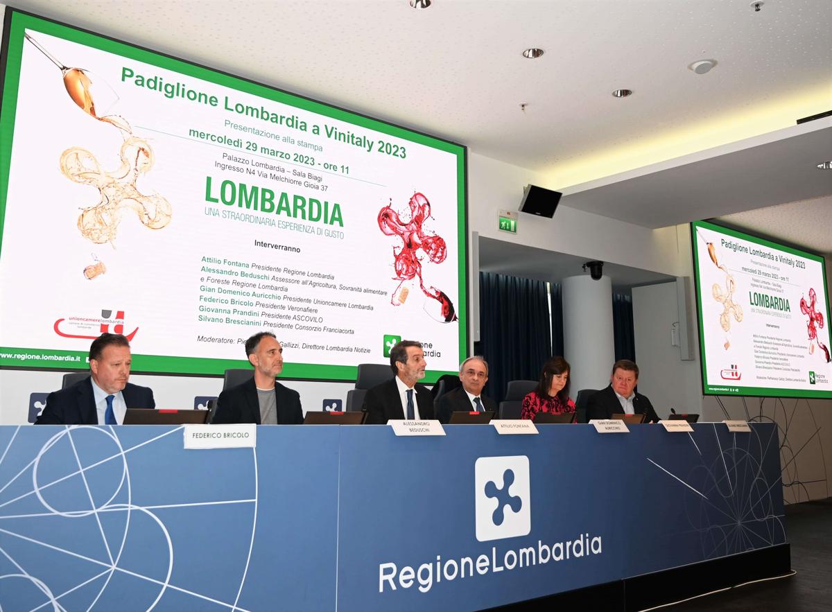 La Lombardia a Vinitaly 2023 con i suoi vini La Lombardia a Vinitaly 2023 con i suoi vini