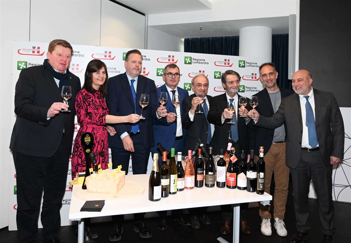 La Lombardia a Vinitaly 2023 con i suoi vini La Lombardia a Vinitaly 2023 con i suoi vini