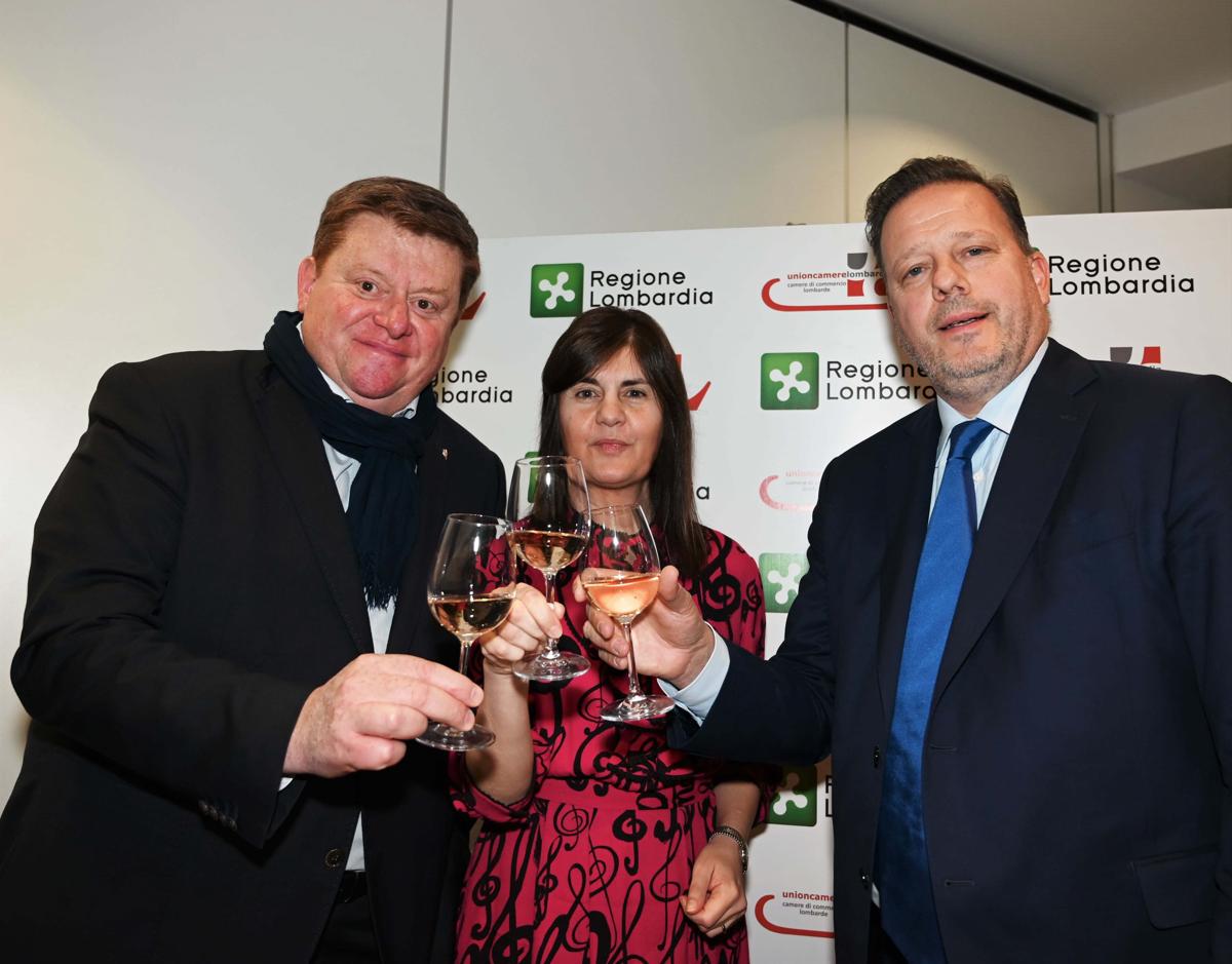 La Lombardia a Vinitaly 2023 con i suoi vini La Lombardia a Vinitaly 2023 con i suoi vini