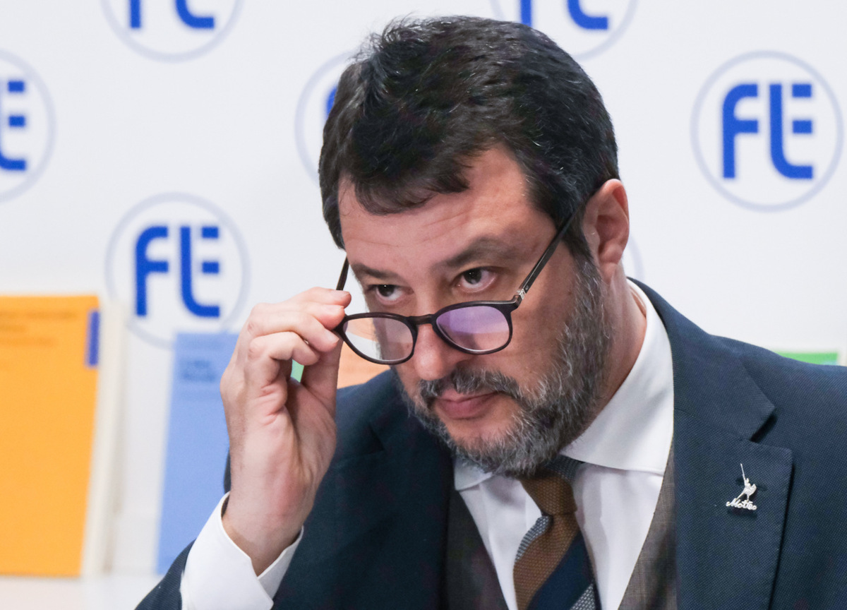 Appalti, Salvini: “Anche i rinviati a giudizio potranno partecipare alle gare” Appalti, Salvini: “Anche i rinviati a giudizio potranno partecipare alle gare”