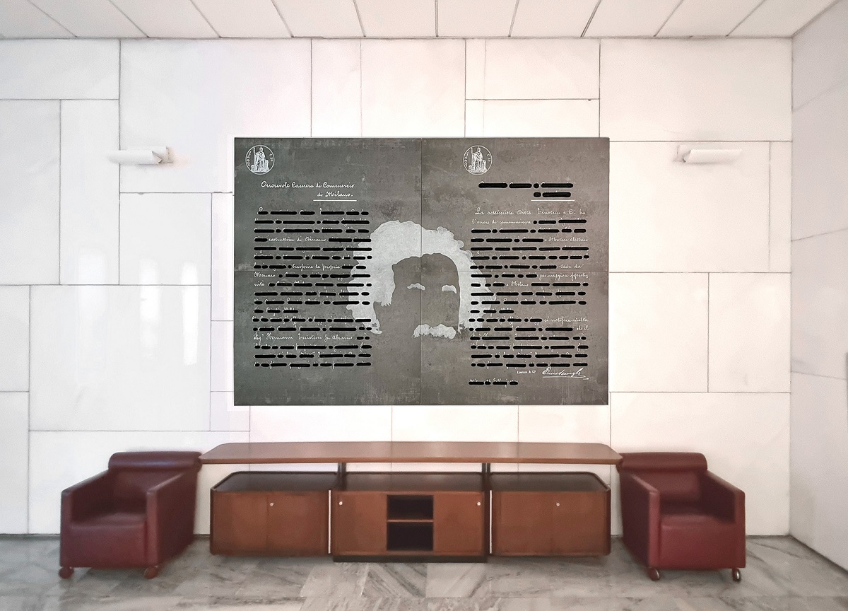 Prologo alla relatività: l’opera di Isgrò presentata alla Camera di Commercio Prologo alla relatività: l’opera di Isgrò presentata alla Camera di Commercio