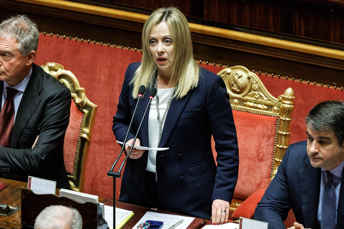 Meloni: “Sui migranti convincerò l’Ue. L’Italia ora è un esempio di stabilità”