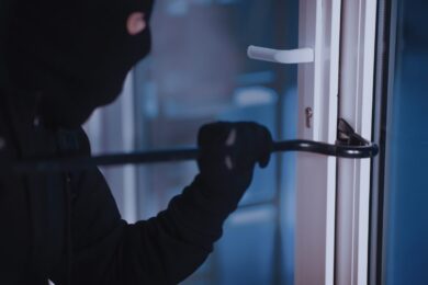 Furto a casa di un ristoratore a Milano: bottino da 1.5 mln