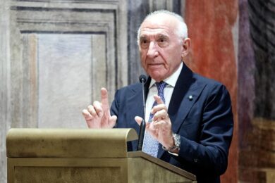 ChatGPT, il garante spiega il blocco: “Raccolta illecita di dati e notizie”