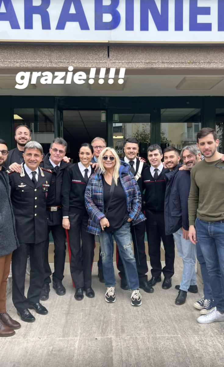 Mara Venier: “Salutami a Silvy”. E denuncia i tweet offensivi ai carabinieri Mara Venier: “Salutami a Silvy”. E denuncia i tweet offensivi ai carabinieri