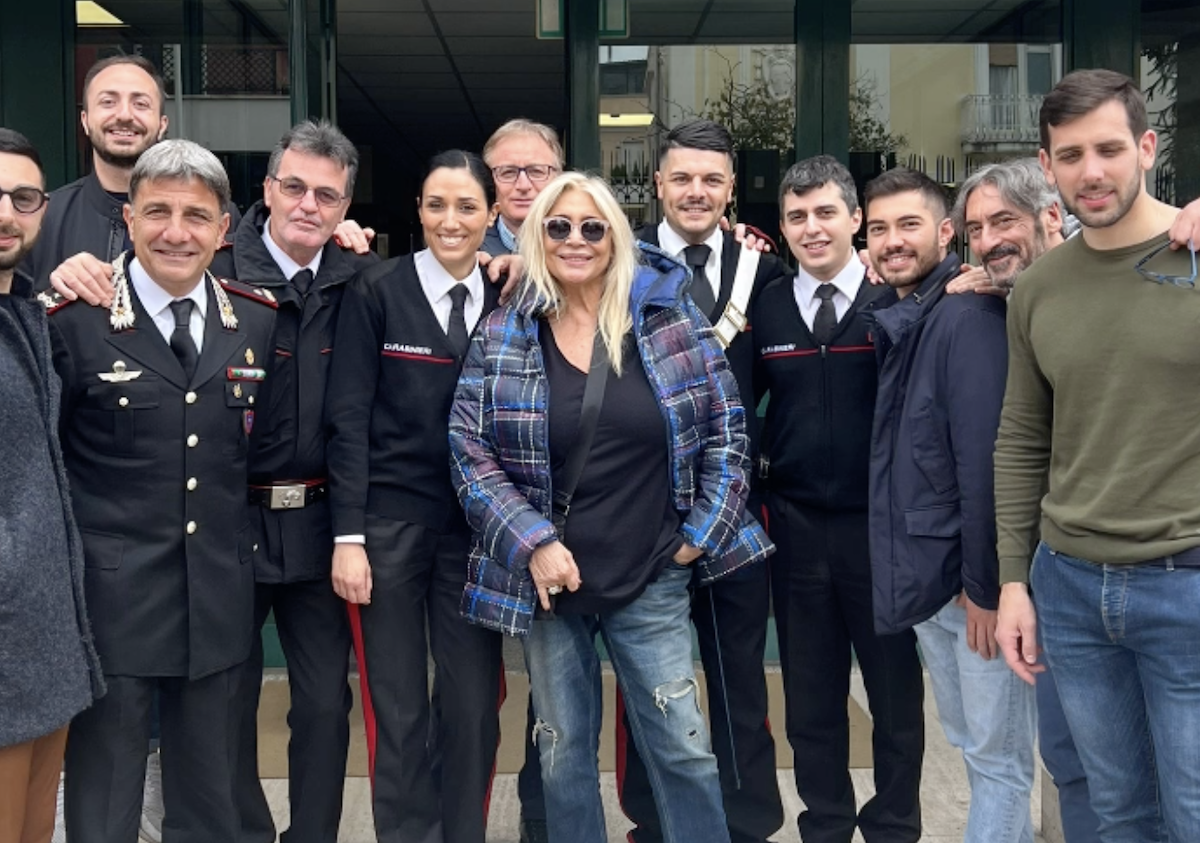 Mara Venier: “Salutami a Silvy”. E denuncia i tweet offensivi ai carabinieri Mara Venier: “Salutami a Silvy”. E denuncia i tweet offensivi ai carabinieri