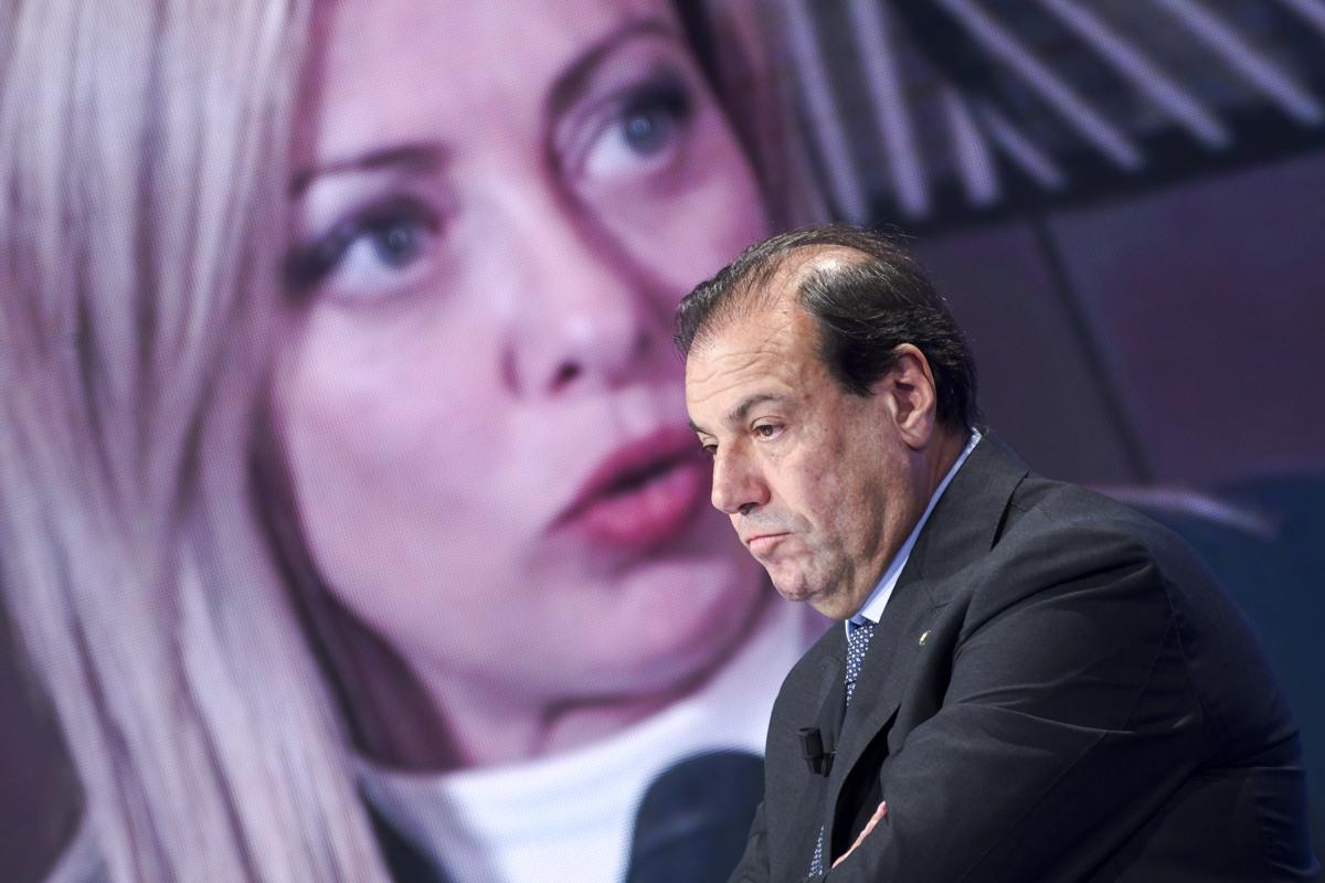 Riforma fisco, Leo: “Daremo le pagelle alle aziende. Bonus a chi è in regola” Riforma fisco, Leo: “Daremo le pagelle alle aziende. Bonus a chi è in regola”