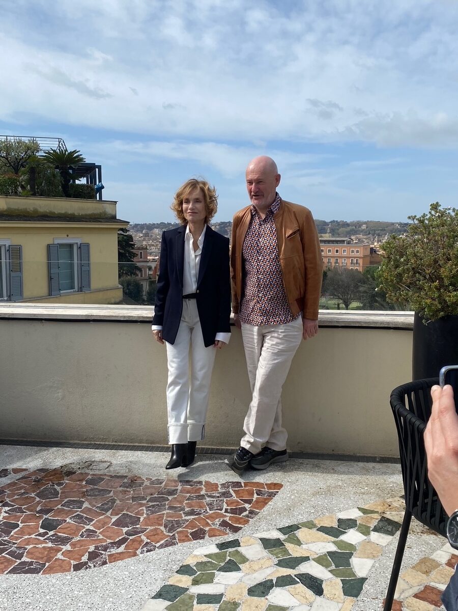 Isabelle Huppert ad Affari: “Scelgo lo sguardo del regista e non il ruolo” Isabelle Huppert ad Affari: “Scelgo lo sguardo del regista e non il ruolo”