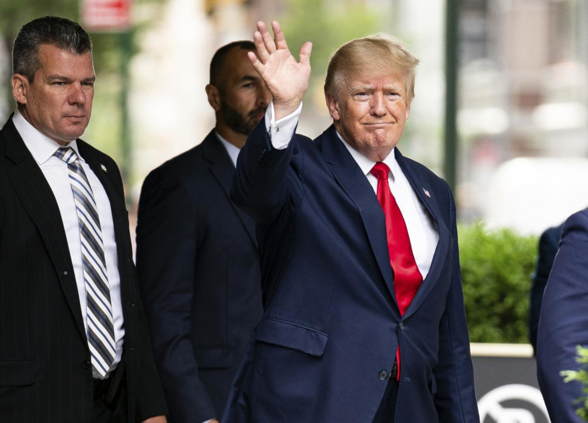 Trump: “Arrestate Biden, non me”. New York trema, 36mila agenti schierati