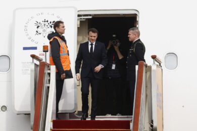 Macron e von der Leyen in Cina. Ucraina? Sì, ma anche (o soprattutto) affari