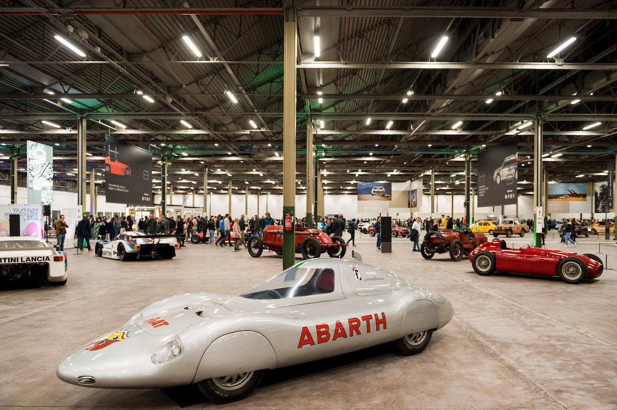 Una notte all’Heritage Hub: motori, musica e cultura si incontrano Una notte all’Heritage Hub: motori, musica e cultura si incontrano