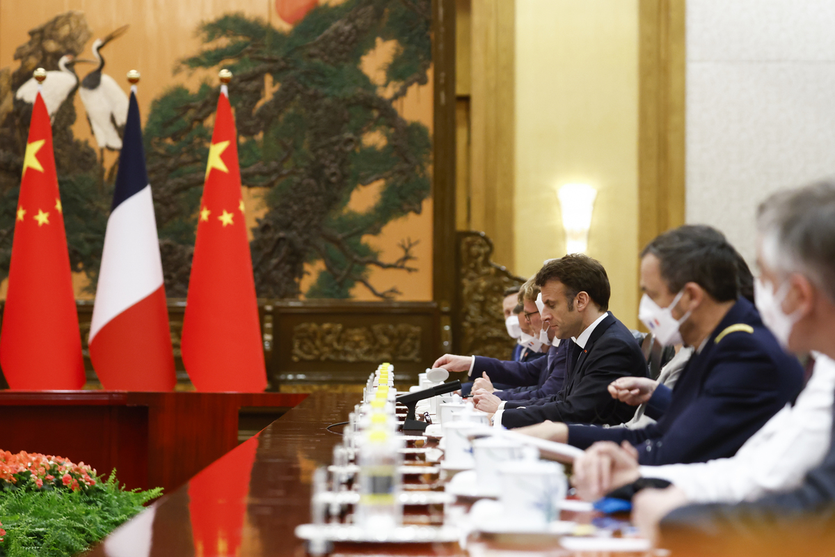 Macron da Xi: “Conto su di te per la pace”. Kiev apre alla Russia sulla Crimea Macron da Xi: “Conto su di te per la pace”. Kiev apre alla Russia sulla Crimea