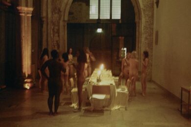 Cene nudiste in casa tra sconosciuti, la nuova moda che spopola negli Usa