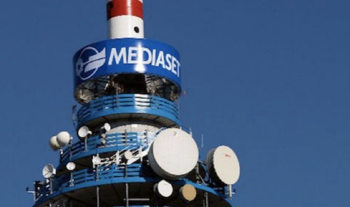Silvio Berlusconi in intensiva, salgono le azioni Mediaset: successione e Opa Silvio Berlusconi in intensiva, salgono le azioni Mediaset: successione e Opa