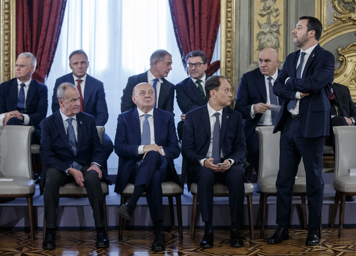 Governo, scontro Salvini-Lollobrigida in Cdm. Lega e FdI continuano a litigare Governo, scontro Salvini-Lollobrigida in Cdm. Lega e FdI continuano a litigare