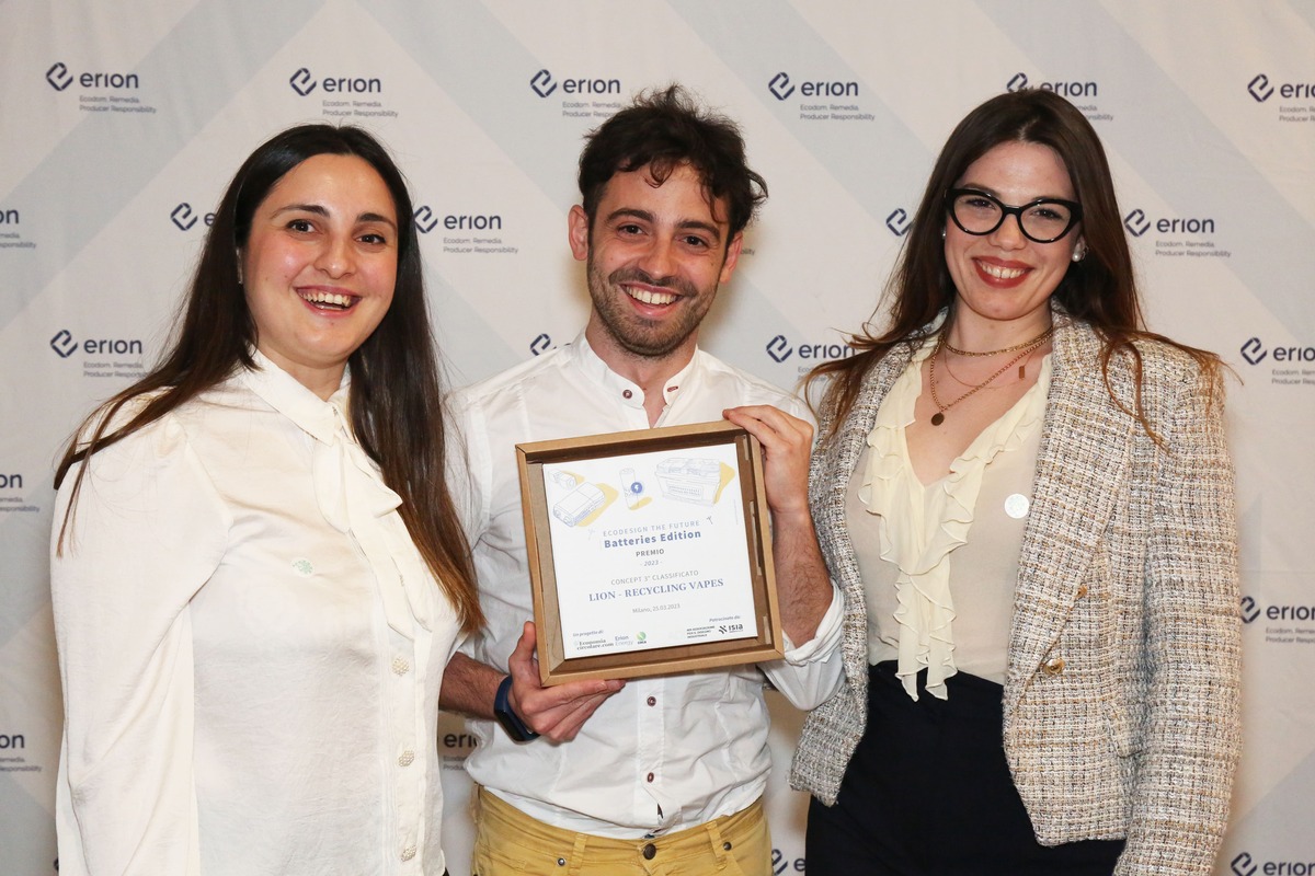Eco-progettazione batterie: premiati tre giovani designer Eco-progettazione batterie: premiati tre giovani designer