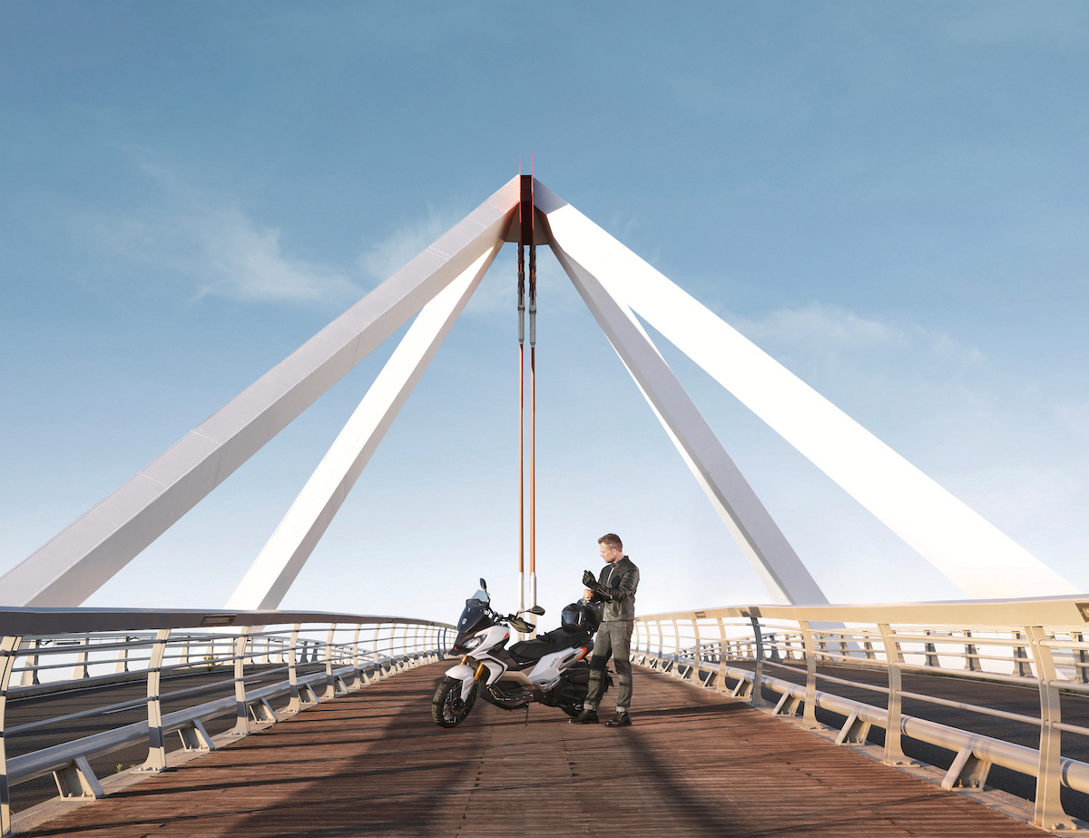 XP400 il primo modello della nuova generazione di scooter Peugeot XP400 il primo modello della nuova generazione di scooter Peugeot