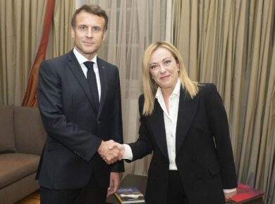 Macron filocinese spaventa Usa e Nato. Per Meloni c’è un’autostrada atlantista