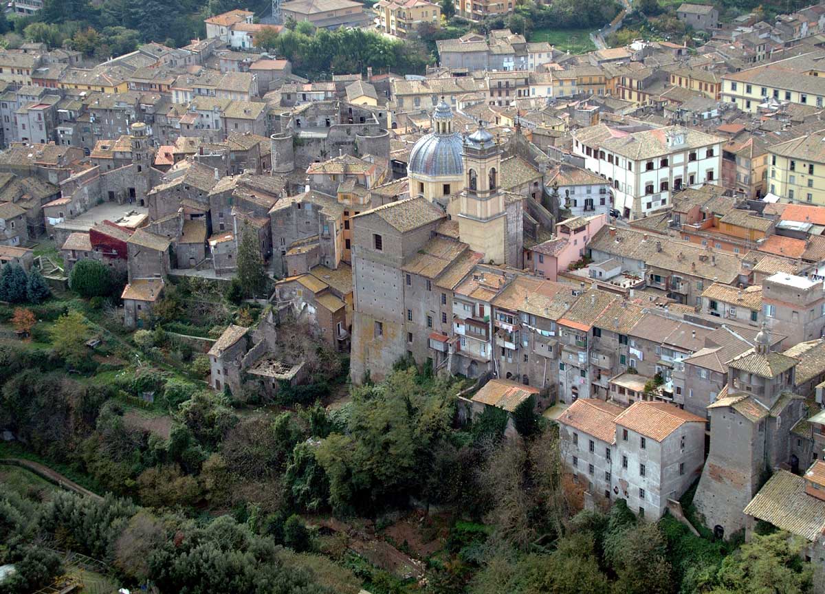 Ronciglione, due passi da Roma, vince il titolo, Borgo dei borghi 2023 su Rai3