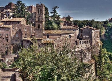 Ronciglione, due passi da Roma, vince il titolo, Borgo dei borghi 2023 su Rai3