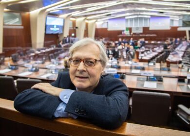 Sgarbi: “Berlusconi indica primarie per trovare un erede”