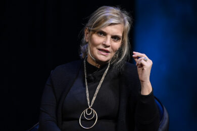 Alessandra De Stefano corrispondente della Rai da Parigi. E Giovanna Botteri se ne va in pensione