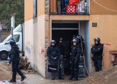 San Basilio, nuova ondata di sgomberi di appartamenti occupati abusivamente