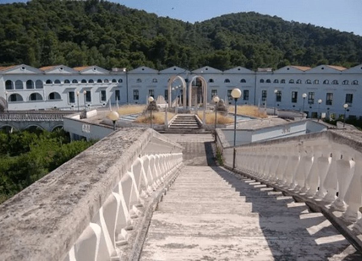 Baia dei Campi Puglia, fine del calvario: venduto il centro turistico per 2mln Baia dei Campi Puglia, fine del calvario: venduto il centro turistico per 2mln