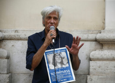 Orlandi, il segretario di Wojtyla contro il fratello sull’audio scandalo