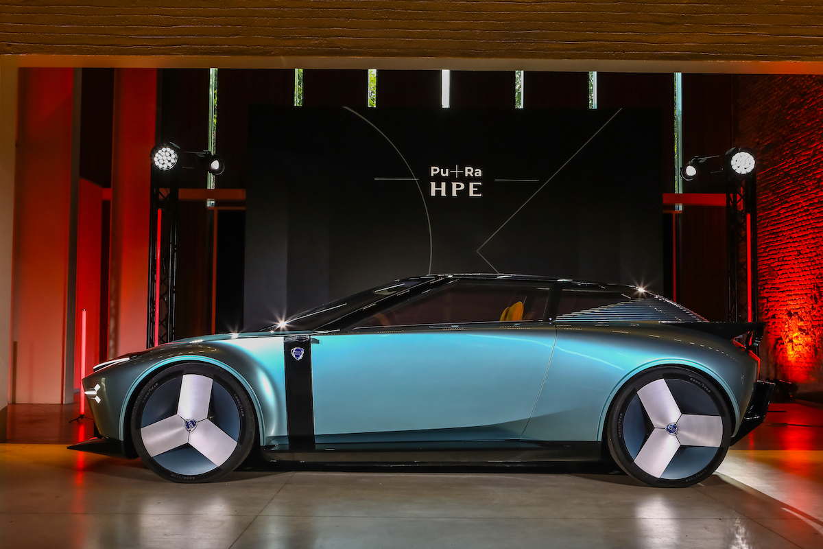 Lancia svela Pu+Ra HPE, la prima vettura della nuova era di Lancia