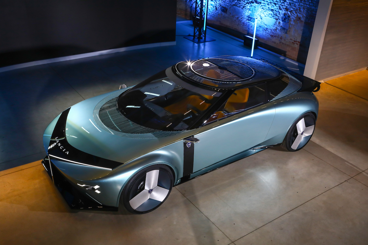 Lancia svela Pu+Ra HPE, la prima vettura della nuova era di Lancia