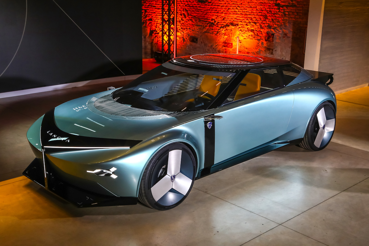 Lancia svela Pu+Ra HPE, la prima vettura della nuova era di Lancia