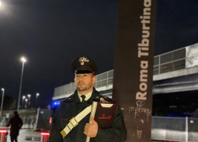 Roma, nubifragio del fine settimana: arrestato per aver rapinato un ombrello