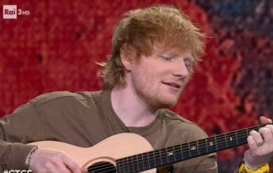 Ed Sheeran sfoggia il suo italiano a Che tempo che fa e canta “Perfect”