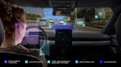 Ford: debutta in UK la guida in autostrada senza mani al volante