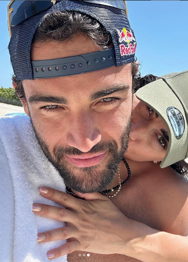 Pesanti insulti a Melissa Satta per la relazione con Berrettini. Fiorello fan della coppia: “Basta rompere le balle”