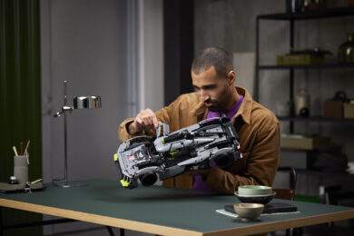 Lego: svela in scala 1:10 la rivoluzionaria Hypercar 9X8 di Peugeot Sport