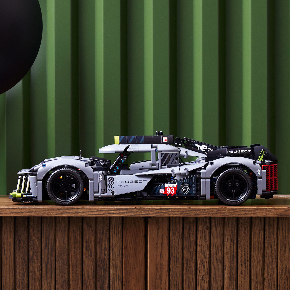 Lego: svela in scala 1:10 la rivoluzionaria Hypercar 9X8 di Peugeot Sport Lego: svela in scala 1:10 la rivoluzionaria Hypercar 9X8 di Peugeot Sport