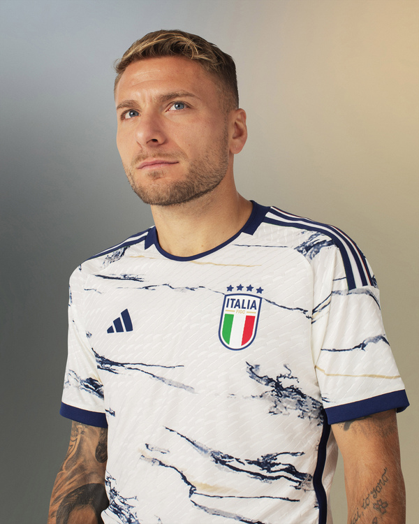 Da Lentini a Immobile: tutti i calciatori che si sono schiantati in macchina Da Lentini a Immobile: tutti i calciatori che si sono schiantati in macchina