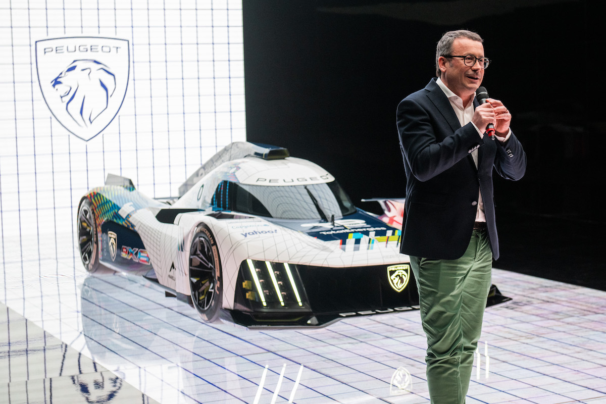 La nuova livrea dell’Hypercar PEUGEOT 9X8 alla Milano Design Week. La nuova livrea dell’Hypercar PEUGEOT 9X8 alla Milano Design Week.