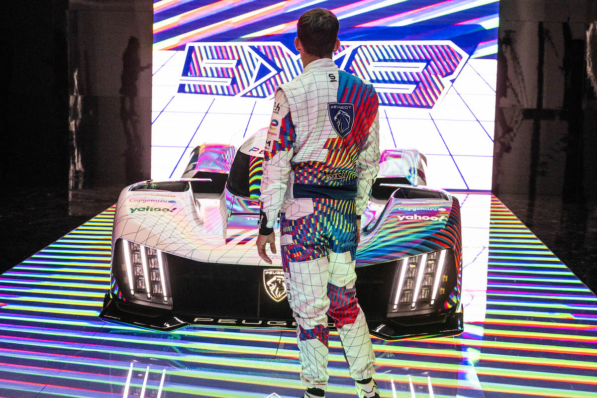 La nuova livrea dell’Hypercar PEUGEOT 9X8 alla Milano Design Week. La nuova livrea dell’Hypercar PEUGEOT 9X8 alla Milano Design Week.