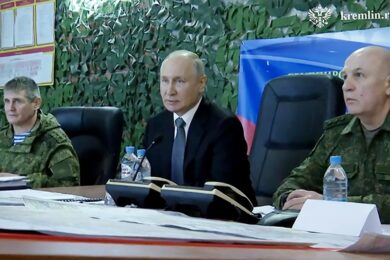Ucraina, la visita a sorpresa di Putin a Kherson e a Lugansk