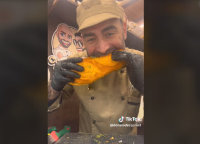 Napoli, uccisa la madre del tiktoker “con mollica o senza”. Vicina fermata