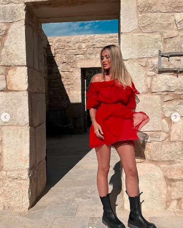 Diletta Leotta, l’allenamento è dolce: la conduttrice mostra il “pancino” Diletta Leotta, l’allenamento è dolce: la conduttrice mostra il “pancino”