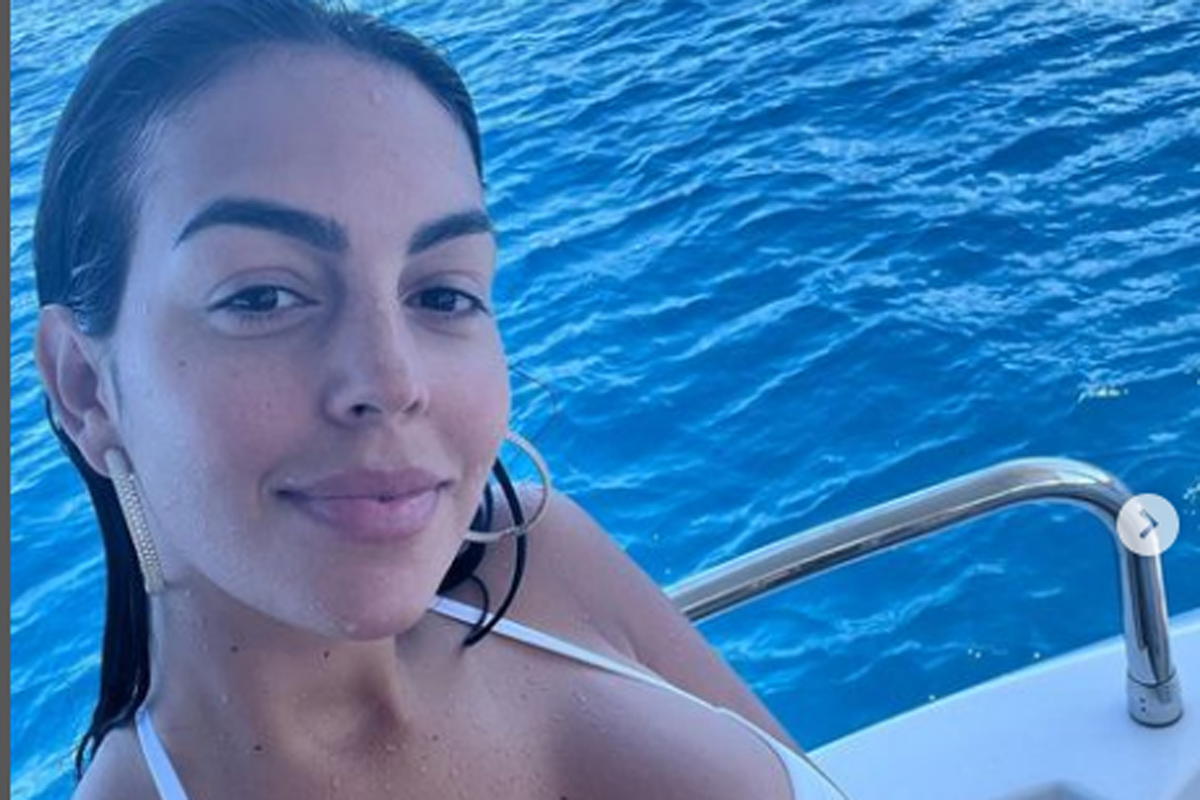 Cristiano Ronaldo e Georgina in crisi. “Lui ha tradito”. Bomba dalla Spagna Cristiano Ronaldo e Georgina in crisi. “Lui ha tradito”. Bomba dalla Spagna